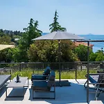 2 Bedroom Lovely In Rabac