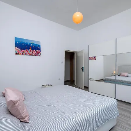 Stunning In With Wifi Apartment *