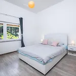 Stunning In With Wifi Διαμέρισμα Rabac