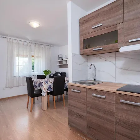 Stunning In With Wifi Apartment *