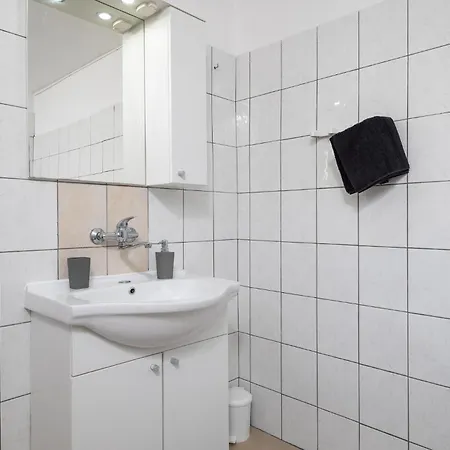 2 Bedroom Lovely In Rabac