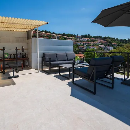 2 Bedroom Lovely In